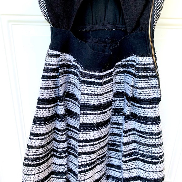 Three floor cut out texture dress - Picture 7 of 10